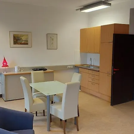 1 Mit Balkon Apartment